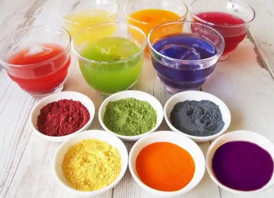 Beta naphthol application: Food color